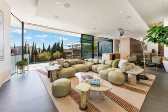 1807 Blue Heights Dr in Los Angeles, CA - Building Photo - Building Photo