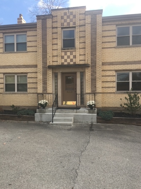 6734 Montgomery Rd, Unit 3 in Cincinnati, OH - Foto de edificio