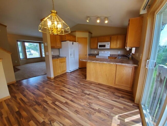 30820 Reflection Ave in Shafer, MN - Building Photo - Building Photo