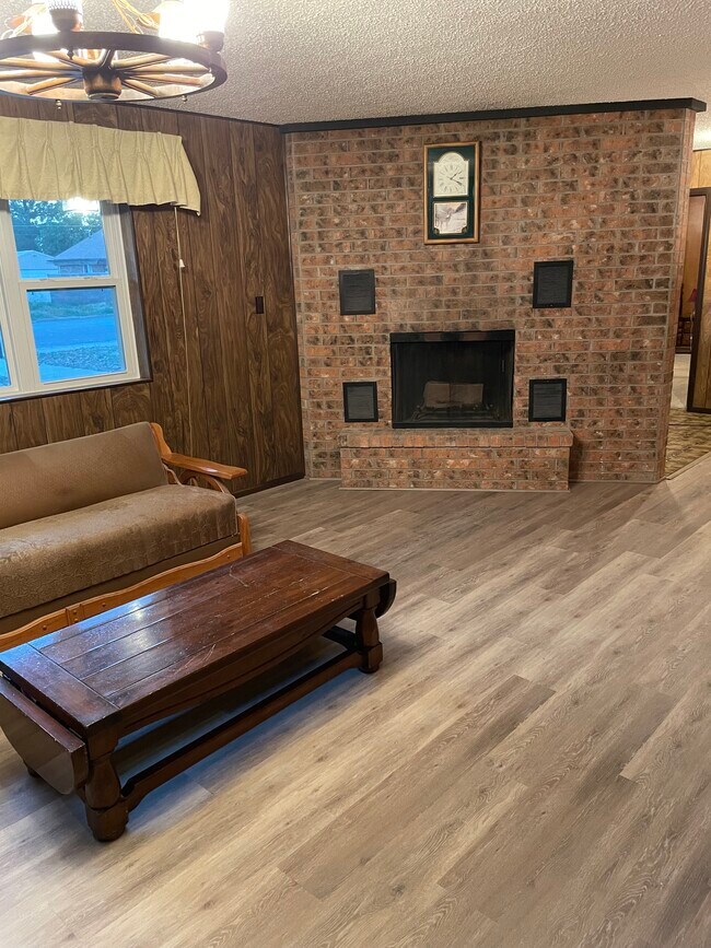 1504 S Iowa St in Pecos, TX - Building Photo - Building Photo