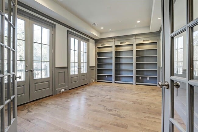 property at 1909 Revere St