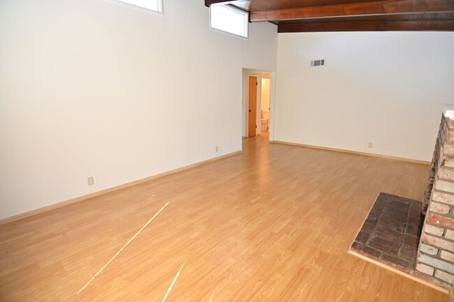 2721 Benton St in Santa Clara, CA - Building Photo - Building Photo