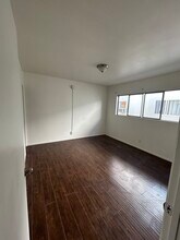 123 S St Andrews Pl, Unit 1 in Los Angeles, CA - Building Photo - Building Photo