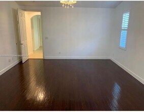 28 NW 108th Way in Plantation, FL - Building Photo - Building Photo