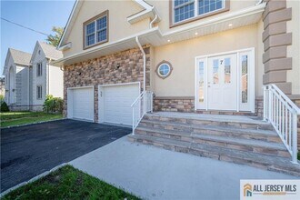 7 Mt Pleasant Ave in Edison, NJ - Building Photo - Building Photo