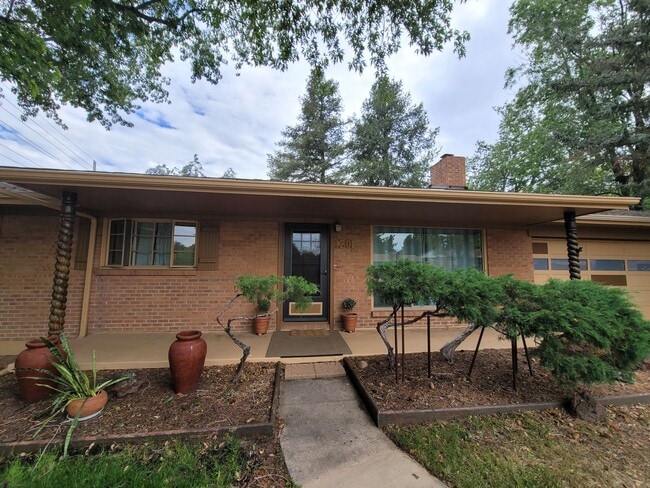 property at 1201 Parkview Blvd
