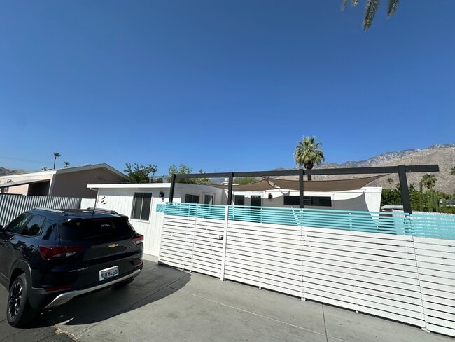 333 Seminole in Palm Springs, CA - Building Photo - Building Photo