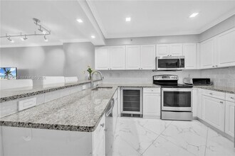 2501 S Ocean Dr, Unit 503 in Hollywood, FL - Foto de edificio - Building Photo