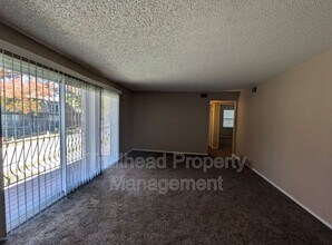 5717 Outlook St in Mission, KS - Building Photo - Building Photo