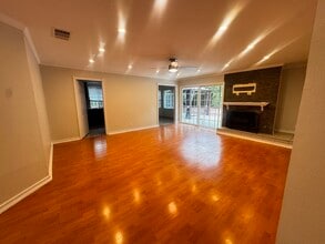 925 Royal Oaks Dr in Monrovia, CA - Building Photo - Building Photo