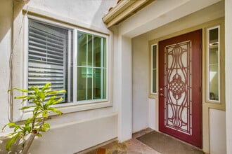 919 Bridgeport Ct in San Marcos, CA - Foto de edificio - Building Photo