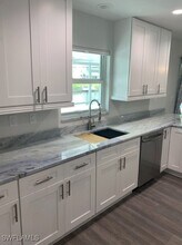 4736 Spring Creek Dr in Bonita Springs, FL - Foto de edificio - Building Photo