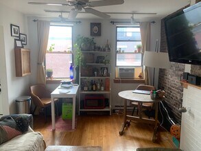 13 Thacher St, Unit 5 in Boston, MA - Foto de edificio - Building Photo