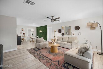8143 E Weldon Ave in Scottsdale, AZ - Building Photo - Building Photo