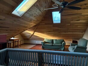 920 Lafayette Ave, Unit 920 B in Columbus, IN - Foto de edificio - Building Photo