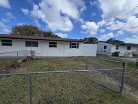 26633 SW 138th Ct in Homestead, FL - Building Photo