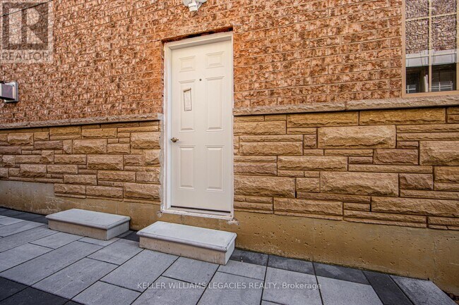 12 Midvale Heights Ln in Vaughan, ON - Building Photo - Building Photo