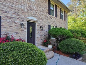 2220 Sunny Hill Rd in Lawrenceville, GA - Building Photo - Building Photo