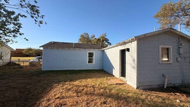 property at 2414 Baylor St