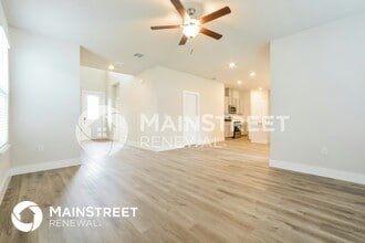 352 Whiteheart Dr in DeLand, FL - Foto de edificio - Building Photo