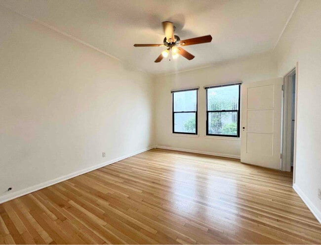 132 N Harper Ave in Los Angeles, CA - Building Photo - Building Photo