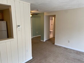 10 Williamsburg Ct, Unit 23 in Shrewsbury, MA - Building Photo - Building Photo