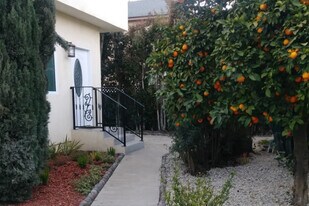 2219 Glendon Ave in Los Angeles, CA - Building Photo