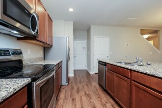 233 Autumn Terrace Ln in Clarksville, TN - Building Photo - Building Photo