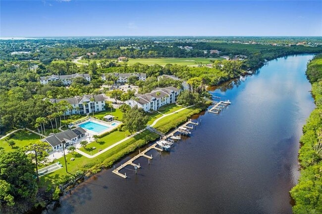 2502 SE Anchorage Cove in Port St. Lucie, FL - Building Photo - Building Photo