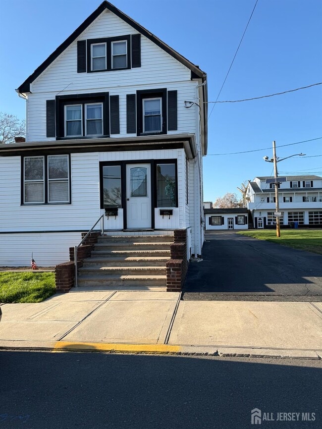 24 Howard St in Perth Amboy, NJ - Building Photo - Building Photo