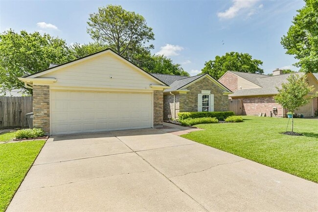 10615 Prospect Hill Dr in Houston, TX - Building Photo - Building Photo
