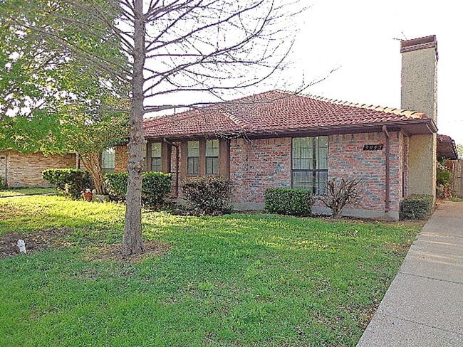 property at 3043 Modella Ave