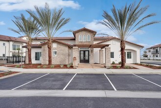 2038 Millennium Way in Hanford, CA - Building Photo - Building Photo