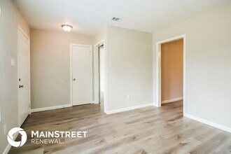 719 W Park St in Sugar Land, TX - Building Photo - Building Photo
