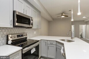 400 N Highland Ave in Baltimore, MD - Building Photo