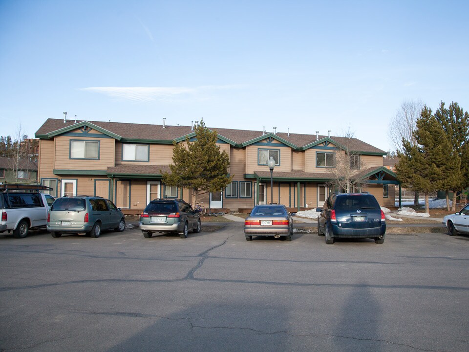 Wapiti Meadows Apartments in Fraser, CO - Building Photo