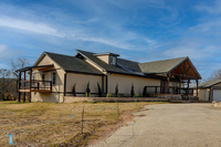 50 Clubhouse Ln in Galena, MO - Foto de edificio - Building Photo