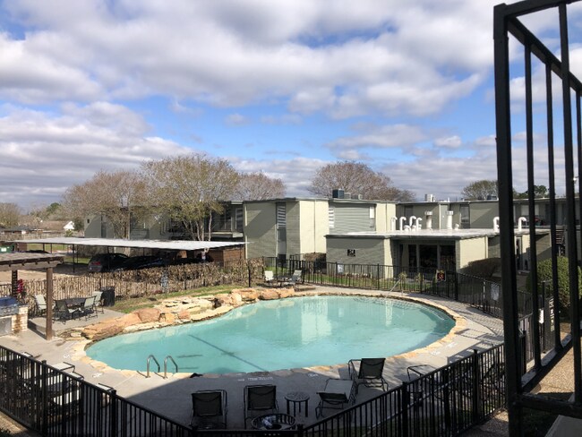 707 El Dorado Blvd in Houston, TX - Building Photo - Building Photo