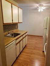 179 Little Canada Rd E, Unit 320 in St. Paul, MN - Building Photo - Building Photo