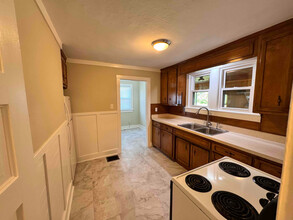 146 51st Ave N in Nashville, TN - Building Photo - Building Photo