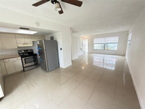 5327 NW 27th St in Lauderhill, FL - Building Photo - Building Photo