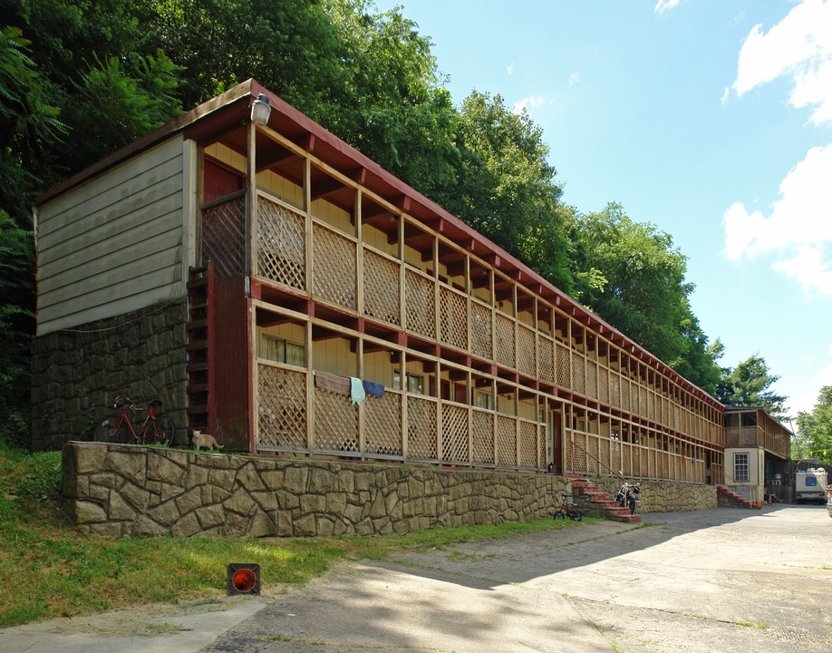 Valley View Apartments in Charleston, WV - Building Photo