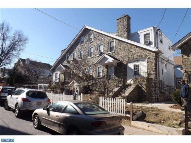 30-32 Hampden Rd in Upper Darby, PA - Foto de edificio - Building Photo