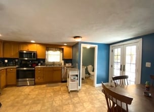 74 Oak St in Randolph, MA - Foto de edificio - Building Photo