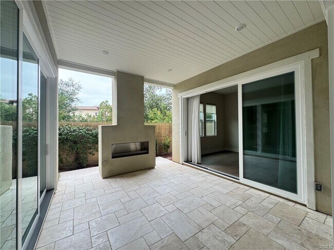 114 Crossover in Irvine, CA - Building Photo - Building Photo