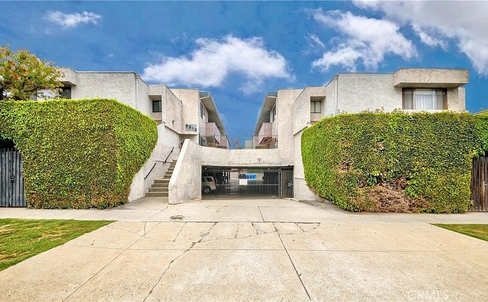 9313 National Blvd in Los Angeles, CA - Building Photo
