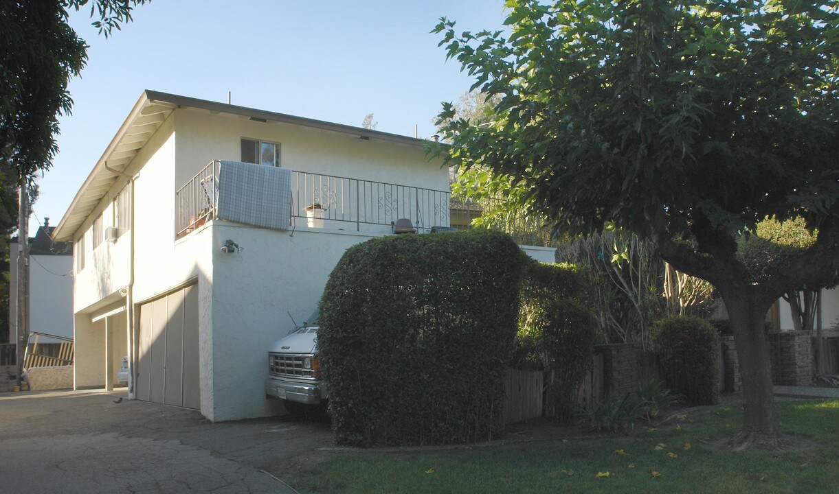 3686 Poinciana Dr in Santa Clara, CA - Building Photo