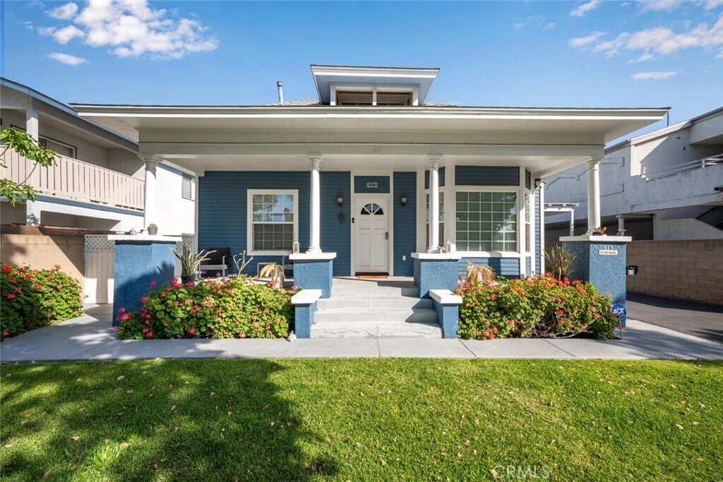 611 W Broadway in Anaheim, CA - Building Photo