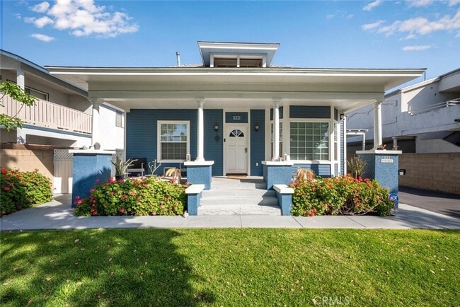 property at 611 W Broadway