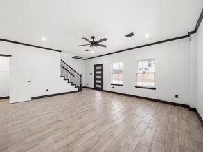 4737 Reed Rd in Houston, TX - Building Photo - Building Photo